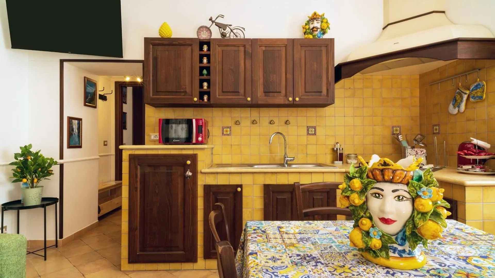 הוילה Casa Carly טאורמינה 0*,  איטליה